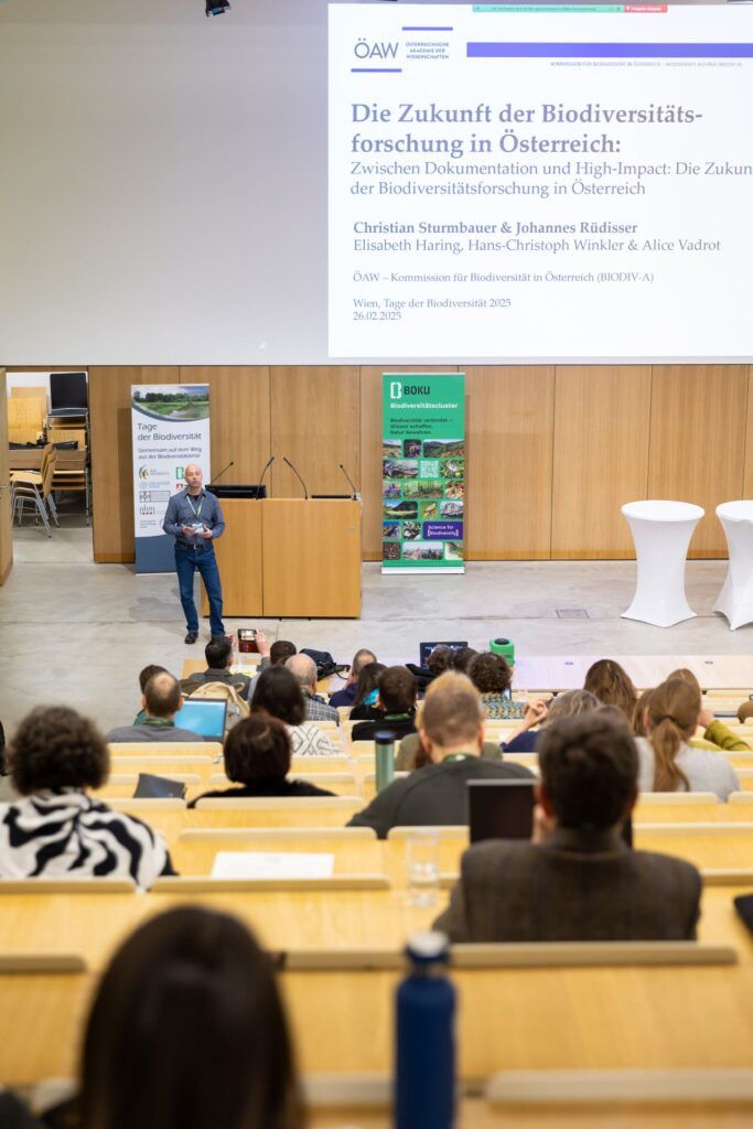 Johannes Rüdisser bei einem Vortrag bei den Tagen der Biodiversität